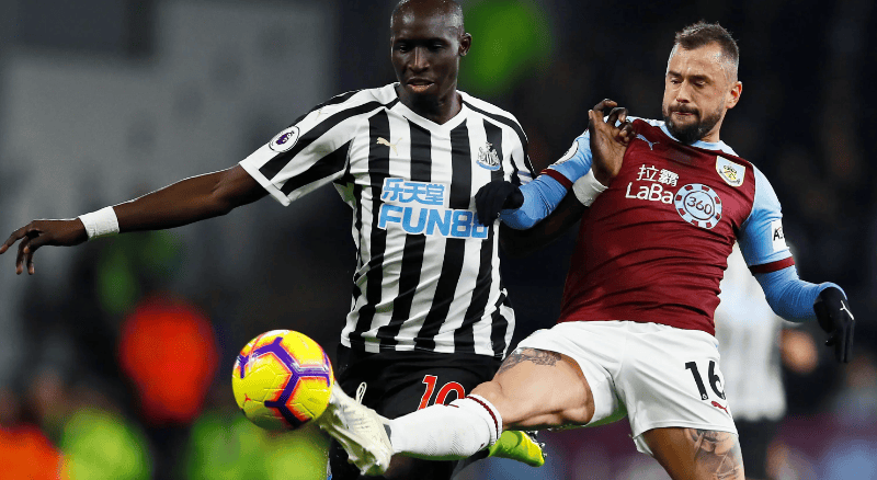 关于那不勒斯客场大胜热那亚，继续缩小积分差距的信息