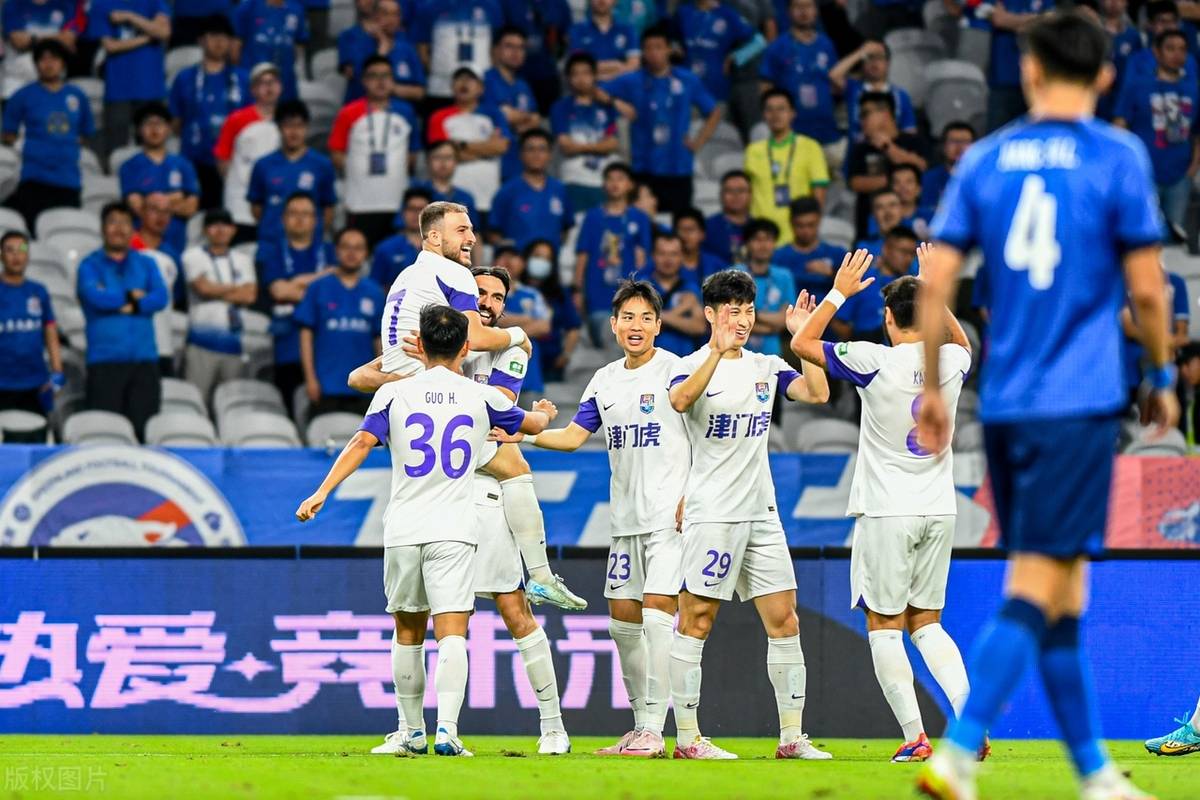 山东鲁能客场大捷上海申花,士气如虹傲视群雄 山东鲁能客场大捷上海申花,士气如虹傲视群雄