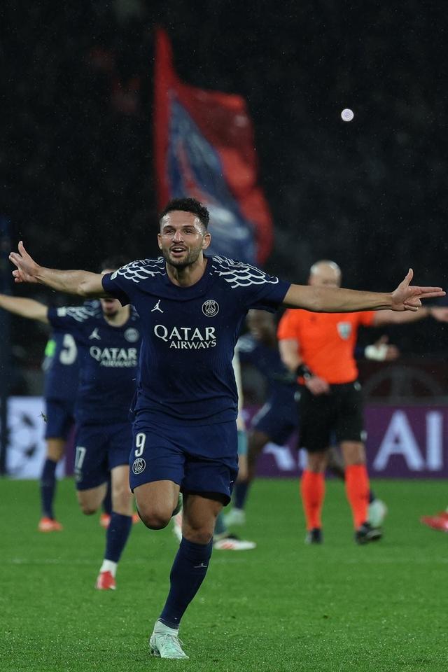 关于巴黎圣日耳曼主场胜利，保持领跑优势的信息