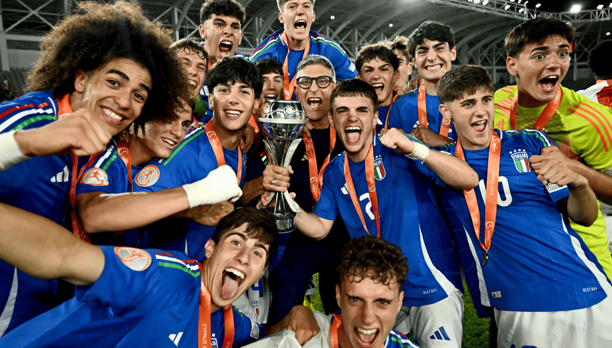 开云官网-包含意大利队在势如破竹的状态下迎战的词条