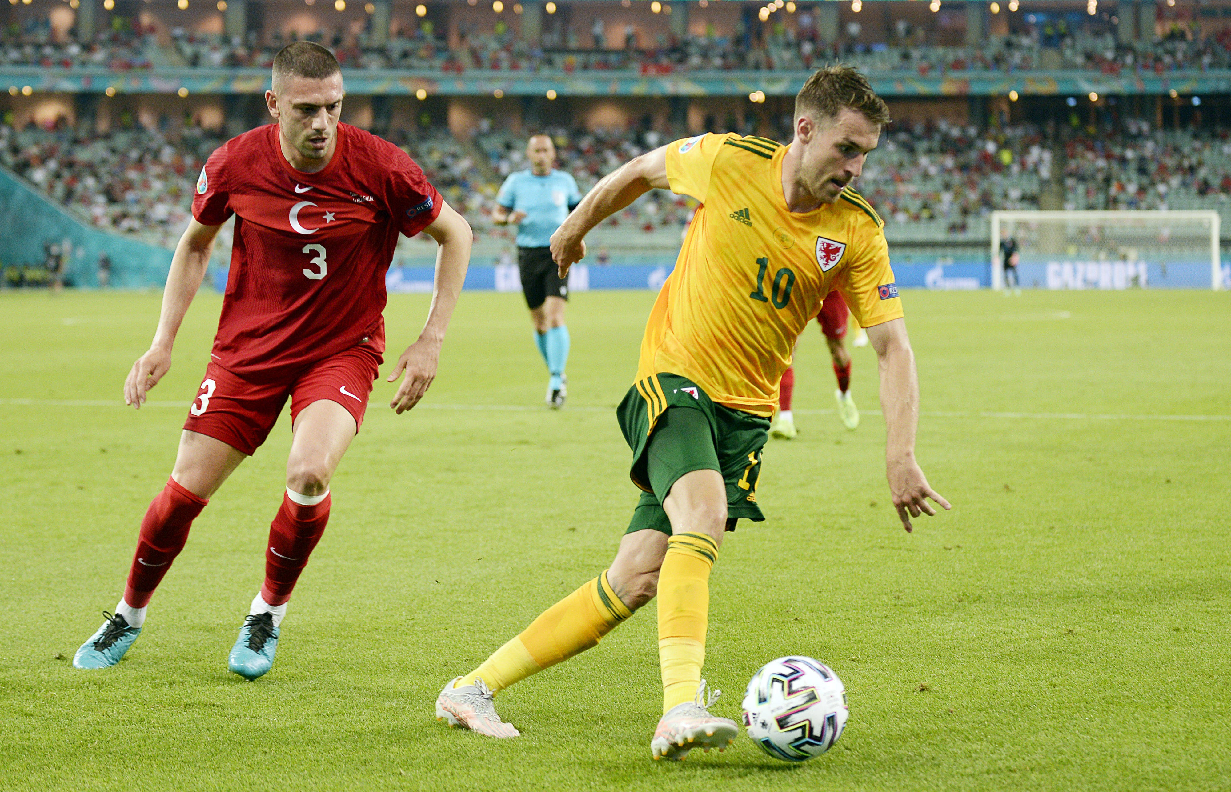 关于欧洲足球赛事中的悬念与激情,令人沉浸其中的信息 关于欧洲足球赛事中的悬念与激情,令人沉浸其中的信息