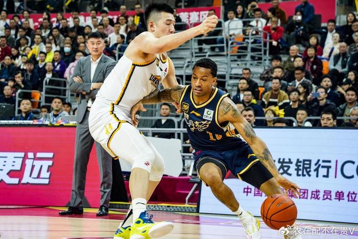 开云官网-布伦拜恩主场大胜，自信表现令人信服