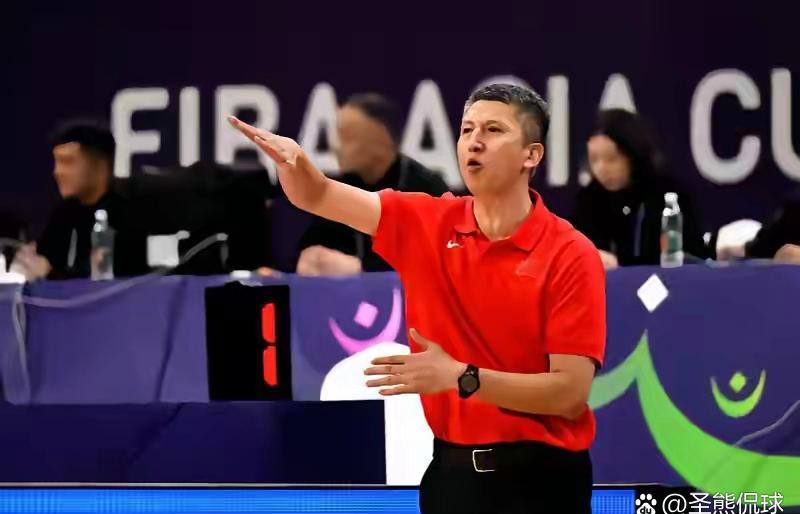 开云官网-一名球员在比赛中发挥出色,成为全场焦点