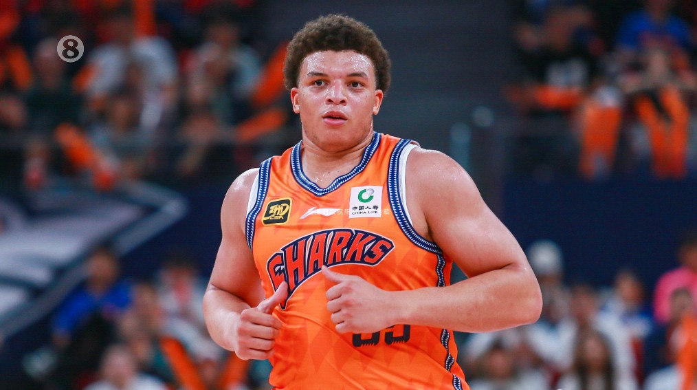 四川洪都主场逆转战胜对手，豪取三分的简单介绍