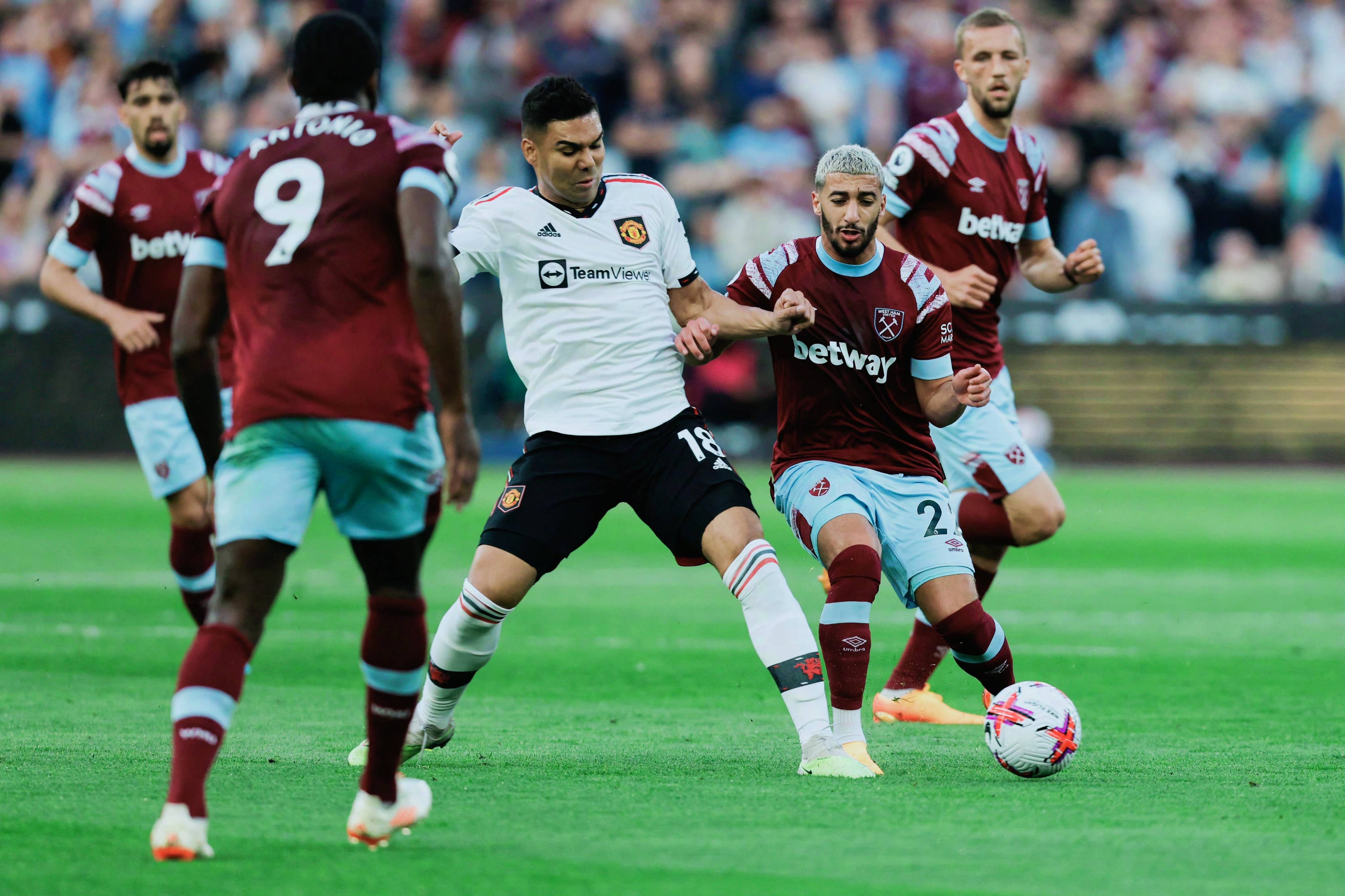 包含初露锋芒：云达不莱梅客场小胜沙尔克实现反超的词条