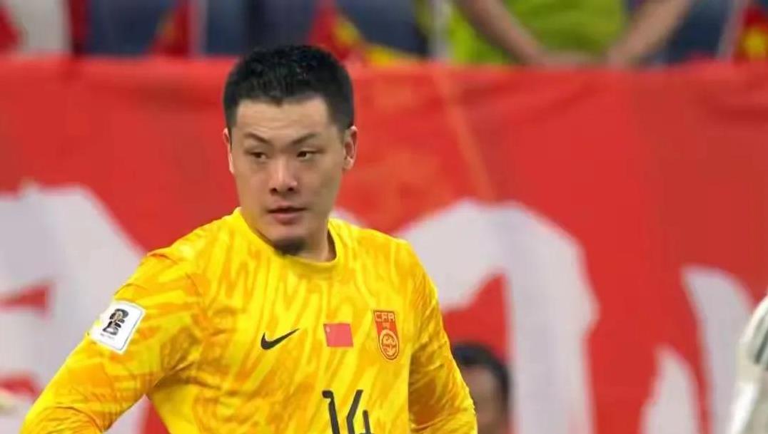 开云体育登录-紧迫战局中球员表现出色，引爆球迷热情的简单介绍