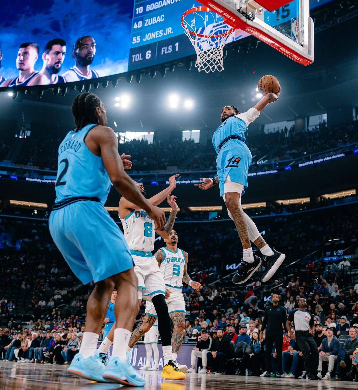 开云体育-快船战胜爵士，取得系列赛首胜