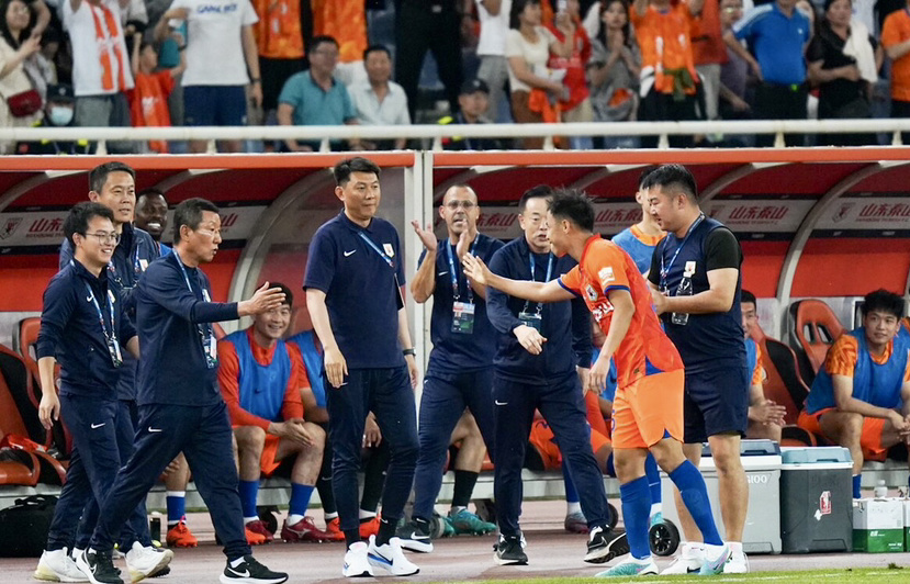 开云体育官网-国际超级联赛火热启幕，豪门对碰