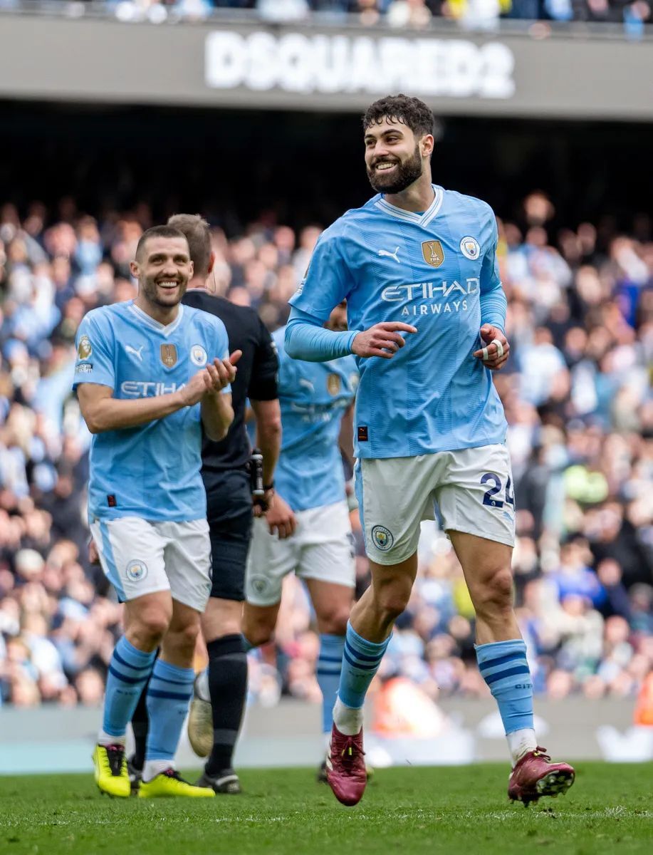 关于曼城主场-大胜伯恩利,三连胜!的信息 关于曼城主场-大胜伯恩利,三连胜!的信息