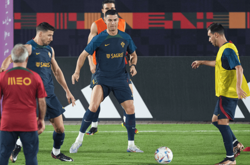 葡萄牙对决英格兰,全力以赴争夺胜利 葡萄牙对决英格兰,全力以赴争夺胜利