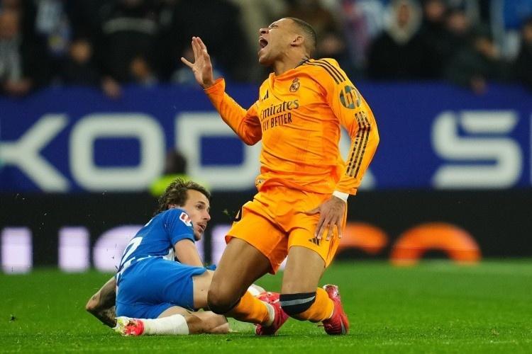 开云平台-欧冠｜皇马登顶，争议判罚