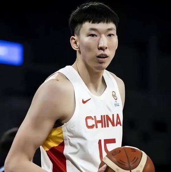 上海队翻盘青岛队,周琦扛起全队 上海队翻盘青岛队,周琦扛起全队