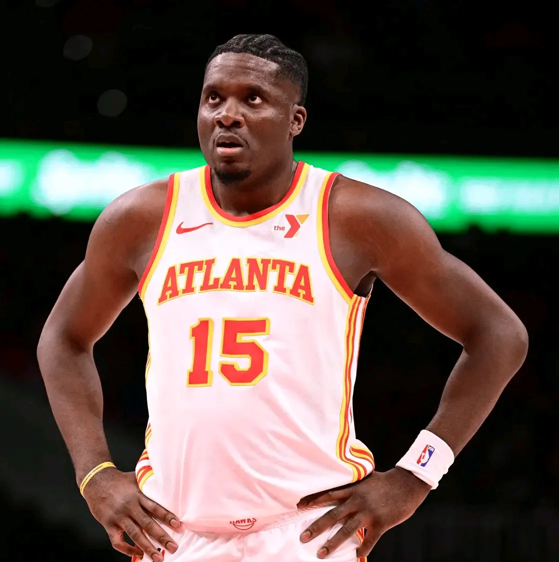 快船完胜山西队,恩比德状态火热 快船完胜山西队,恩比德状态火热