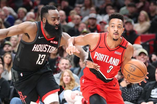 青岛队鏖战火箭，麦科勒姆刷新纪录