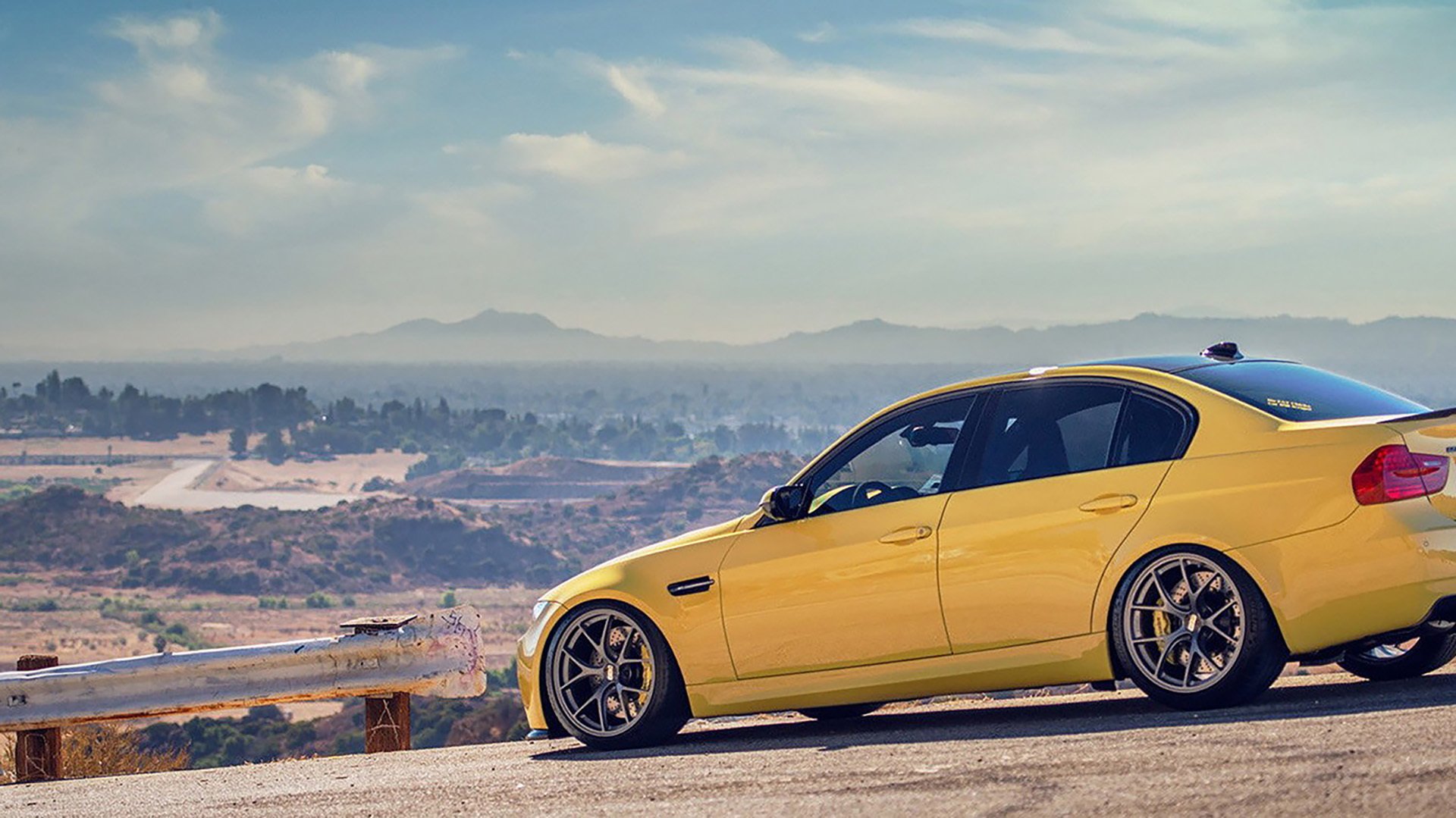 洪都拉斯斗士鏖战红牛，内马尔魔法照亮欧冠之巅