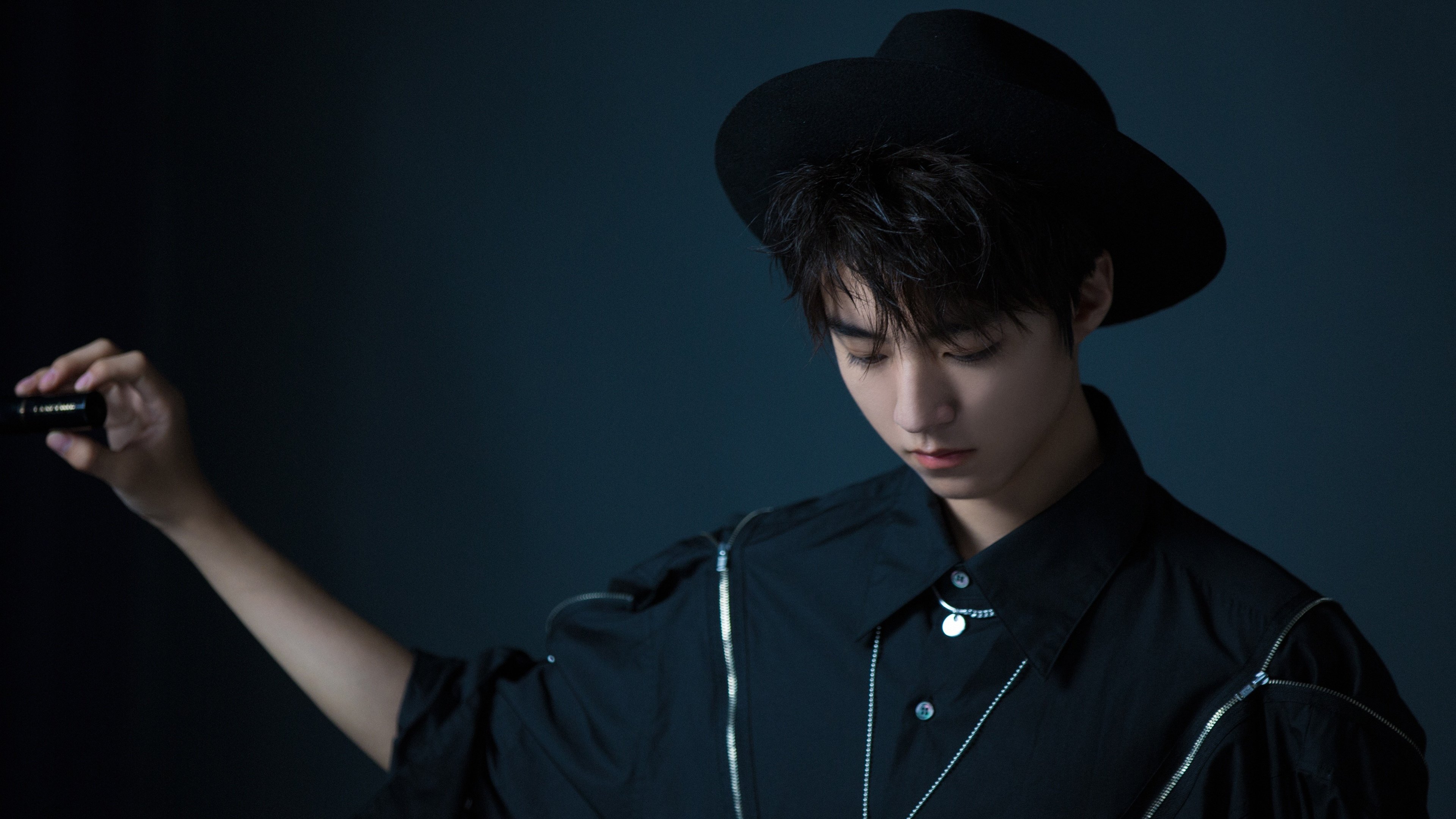 夜幕下的绿茵奇迹,当阿特拉斯雄狮的獠牙咬碎了银河战舰的星光