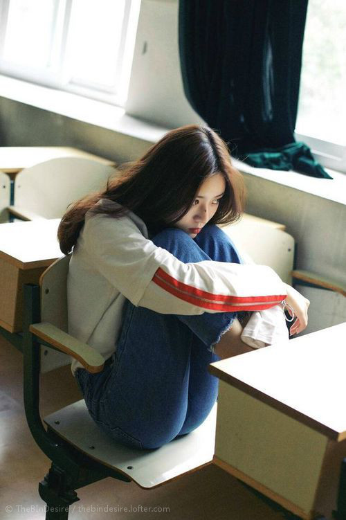 舞台上的压迫与绽放,哥伦比亚式高压与卡马文加的光芒