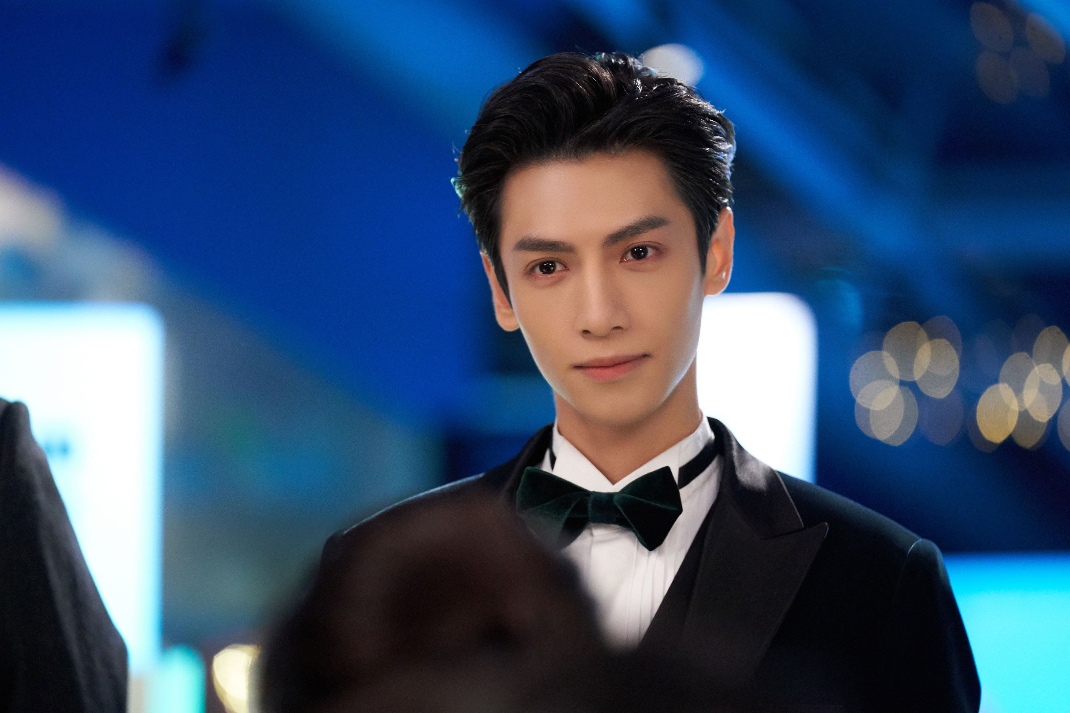 米兰城惊雷,安菲尔德浴血,欧冠之夜的双重狂想曲